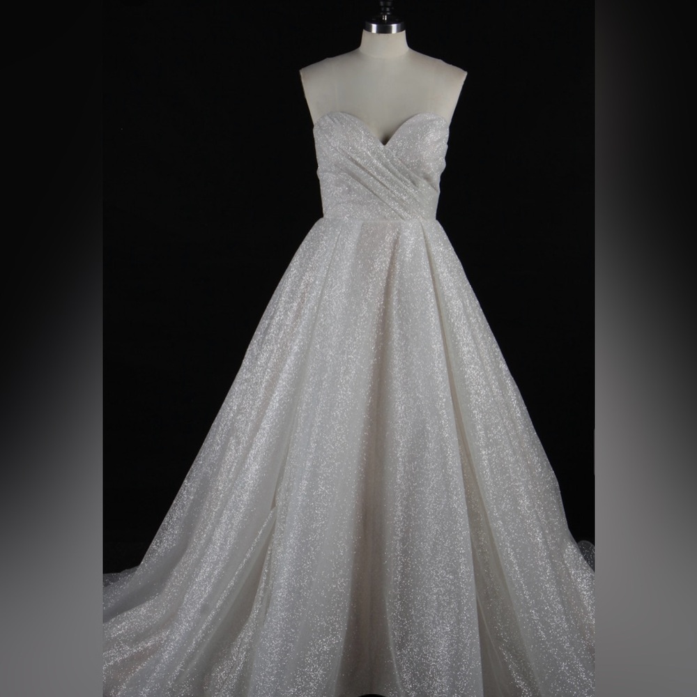 Elegant Strapless Glitter Gown
